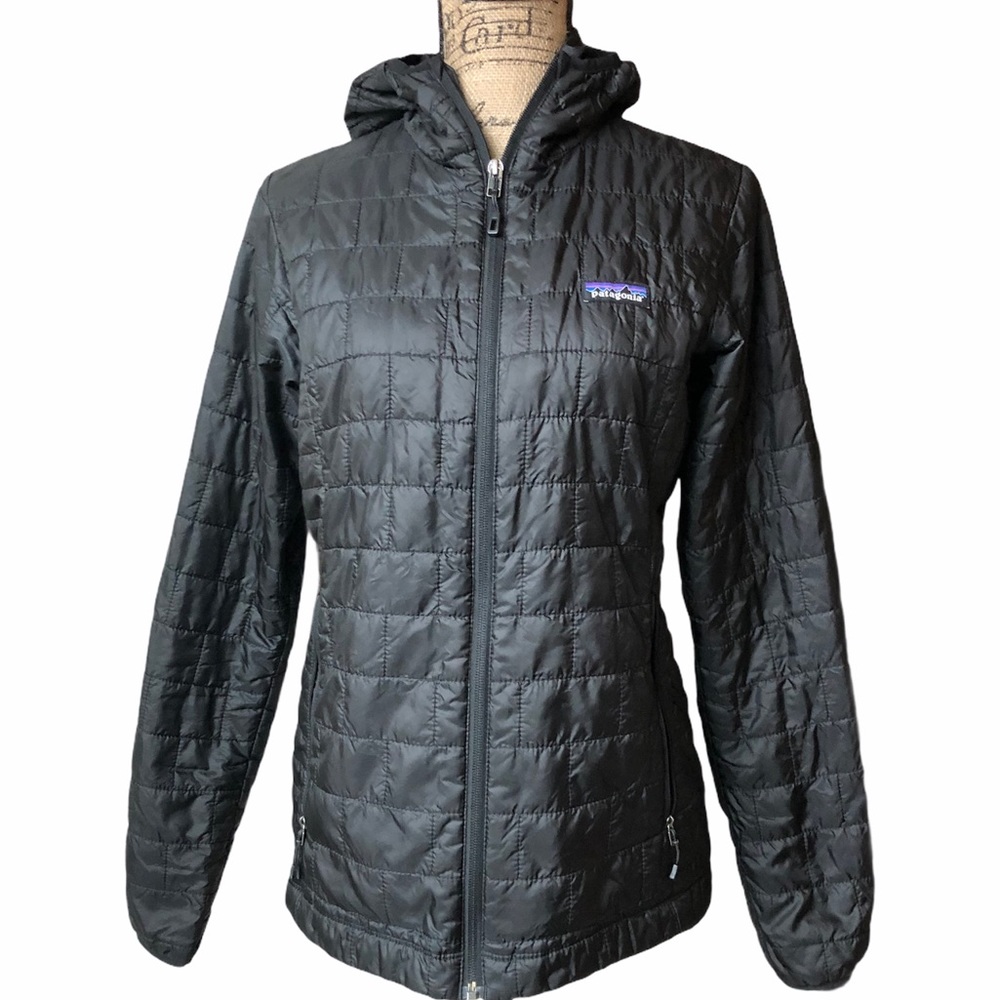 Patagonia Women’s Black Nano Puff Hoody Sz M